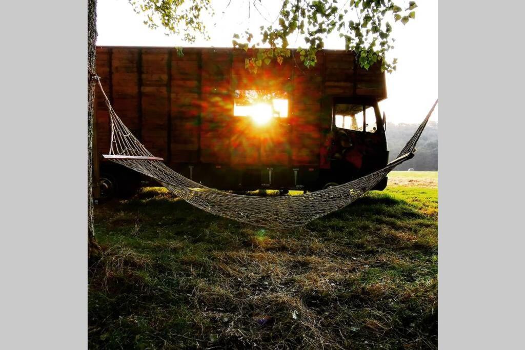 Glamp In Style In An Unique Horsebox Home Баттл Экстерьер фото